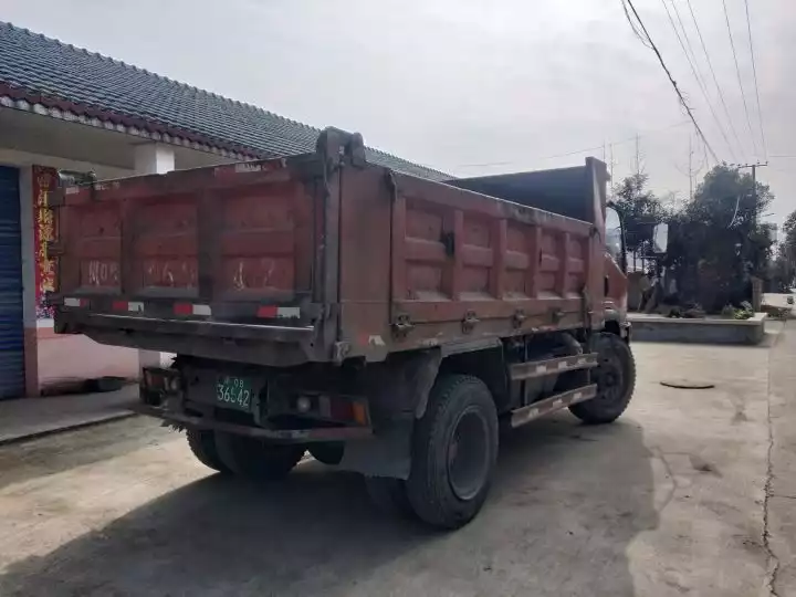 Used Dump Truck Sinotruk 165 dealer
