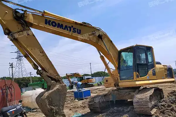 Komatsu 180 Excavator for sale