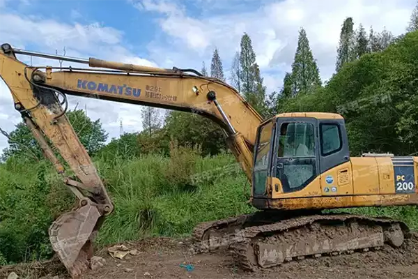 Komatsu 750 Excavator dealer